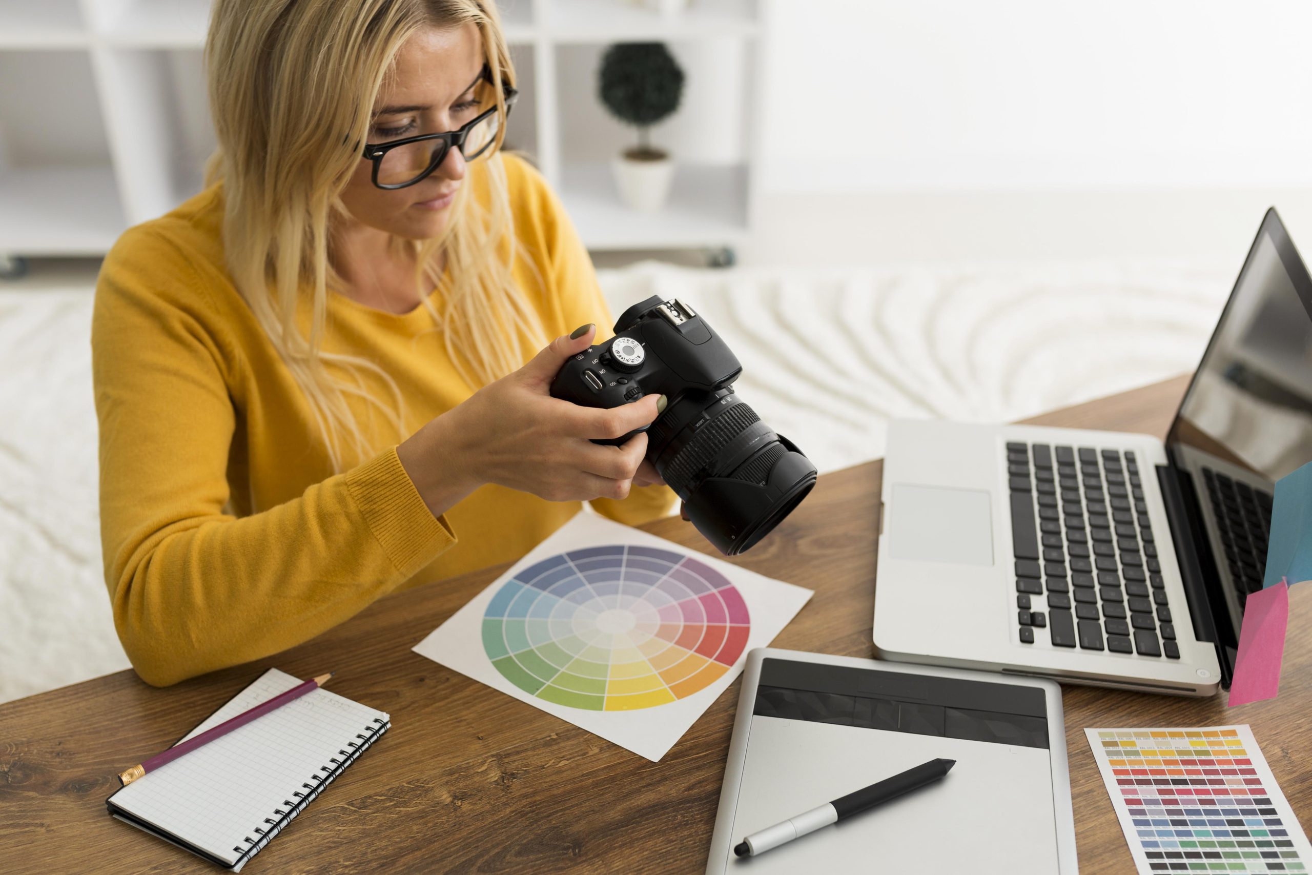 CONSULENTE DI IMMAGINE E STYLING 13.30 – 17.30 (ONLINE – ISCRIZIONI APERTE)