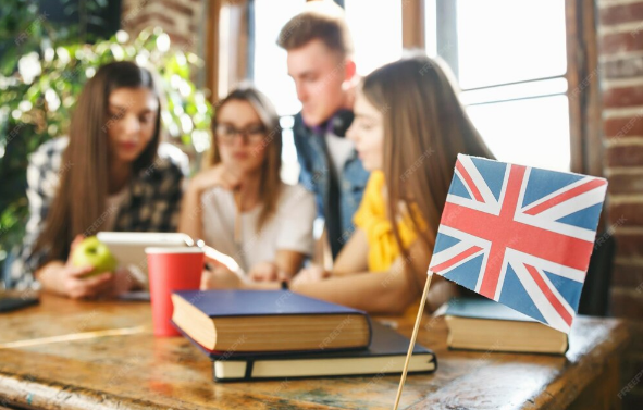 SPEAK UP! IMPARA A PARLARE INGLESE SENZA PAURA 08.30 – 12.30 (ONLINE – ISCRIZIONI APERTE)