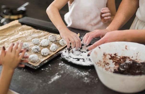 BAKE OFF: CORSO PRATICO DI PASTICCERIA ARTIGIANALE E MODERNA DI ELISA LANZILLOTTI + HACCP CON ATTESTATO 14.00 – 18.00 (ONLINE – ISCRIZIONI APERTE)